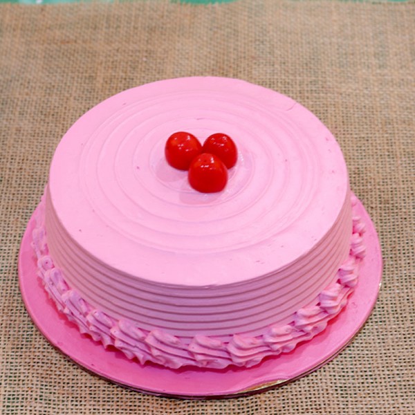 Creamy Round Strawberry Cake